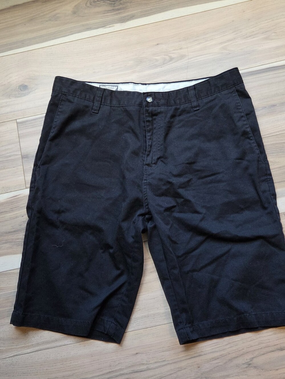 Volcom Men's Black Casual Chino Shorts Size 34 Skate Surf Streetwear
